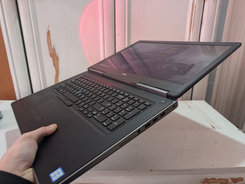 Dell precision 7710 i7_m5000m-8gb