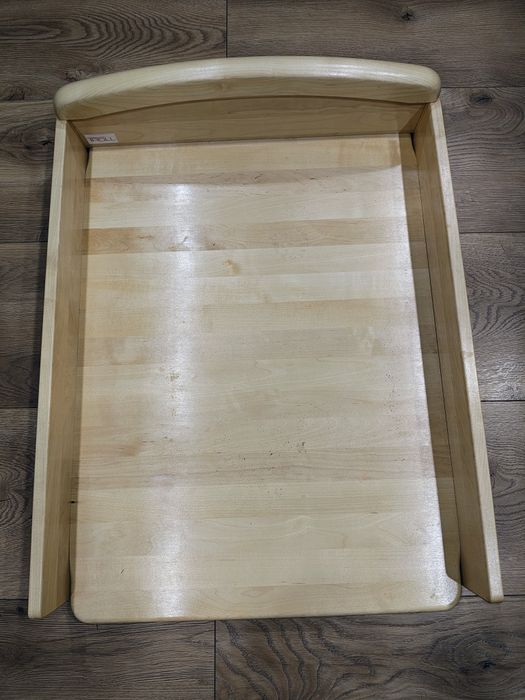 Masywny drewniany przewijak dla dziecka