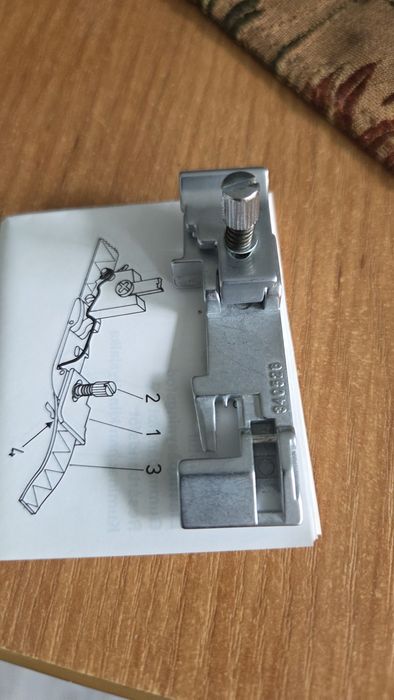 Zestaw 4 stopek do overlocka pfaff