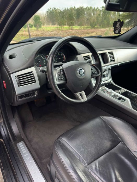 JAGUAR XE Black Edtion