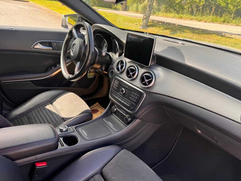 CLA 220 com Revisões da Mercedes