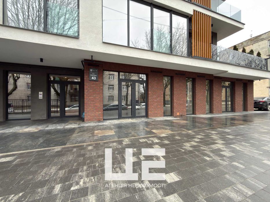 Продаж комерційного приміщення. 204кв.м. Фасад. вул. Окружна 43.