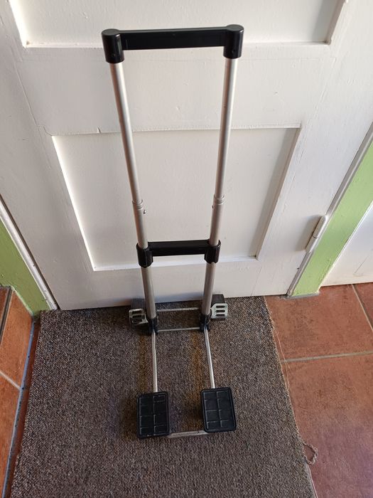 Wózek transportowy na kółkach skladany