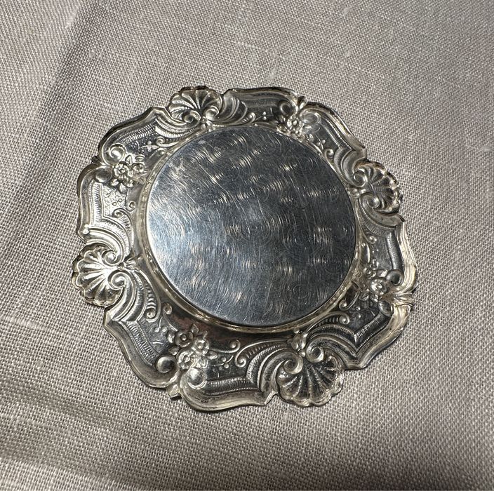 Duas aneleiras, prata marcada