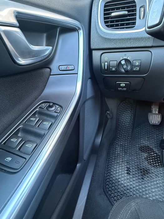 Продам Volvo V60 2012р