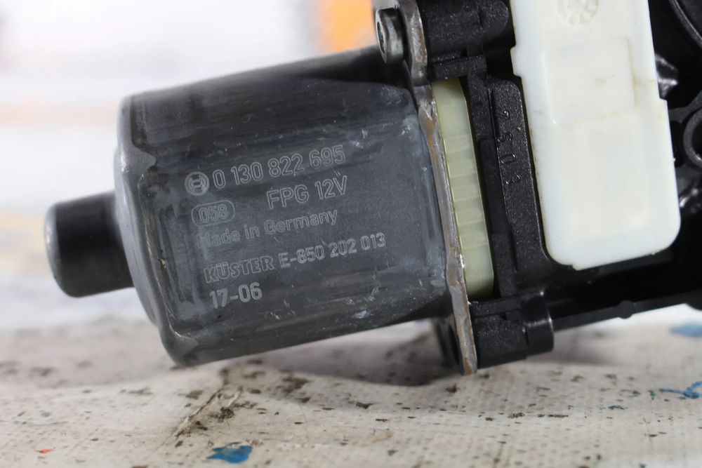 Motor vidro trás esquerdo VOLKSWAGEN Golf VII (5G1, BQ1, BE1, BE2)