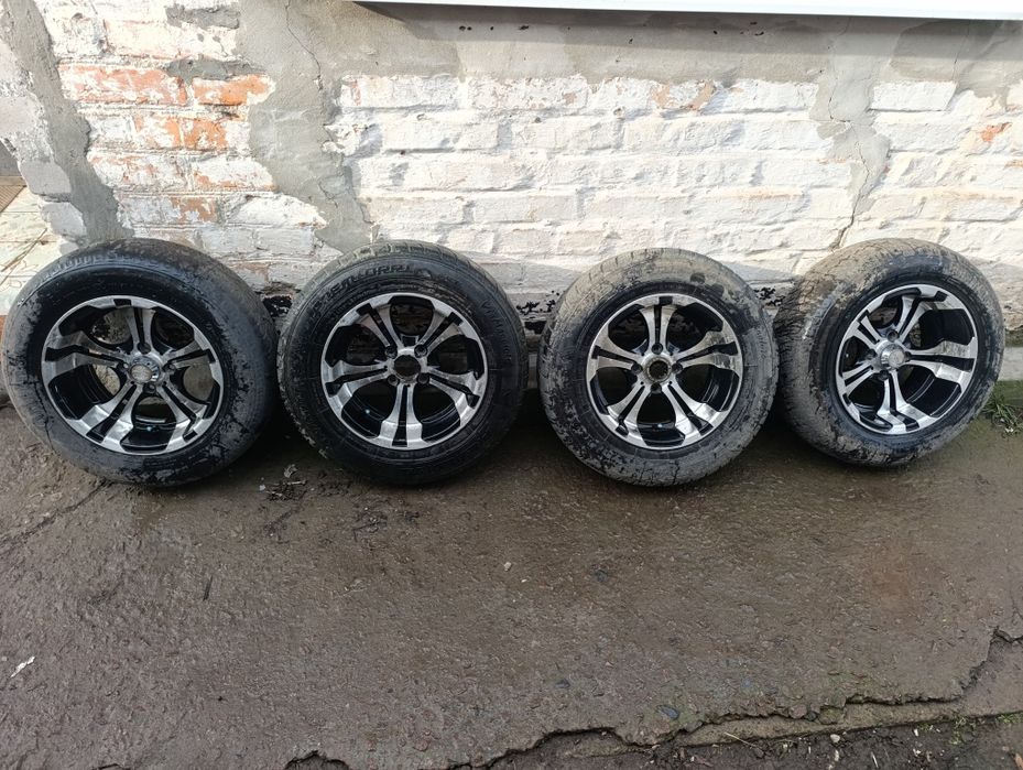 Легкосплавные диски с резиной R13 4*98 ваз