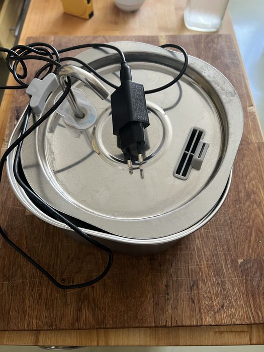 Fonte de agua para gato