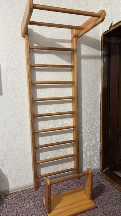 Швецька стінка з дерева