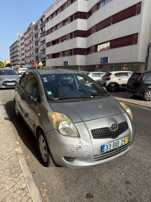 Toyota Yaris 1.0 VVT-i 2005 | Económico e Fiável