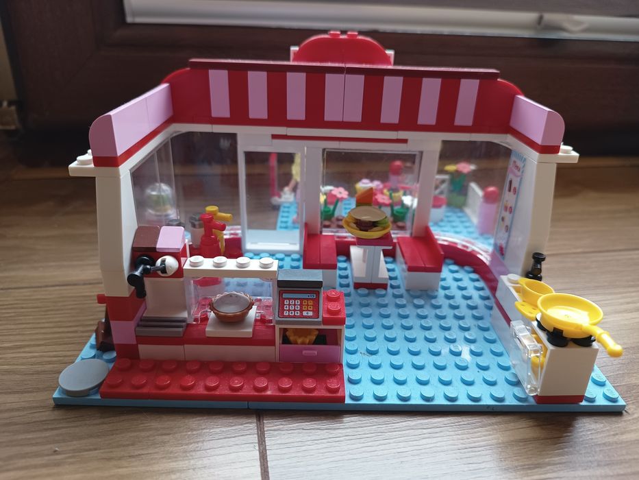 LEGO Friends 3061. Kawiarnia HEARTLAKE.