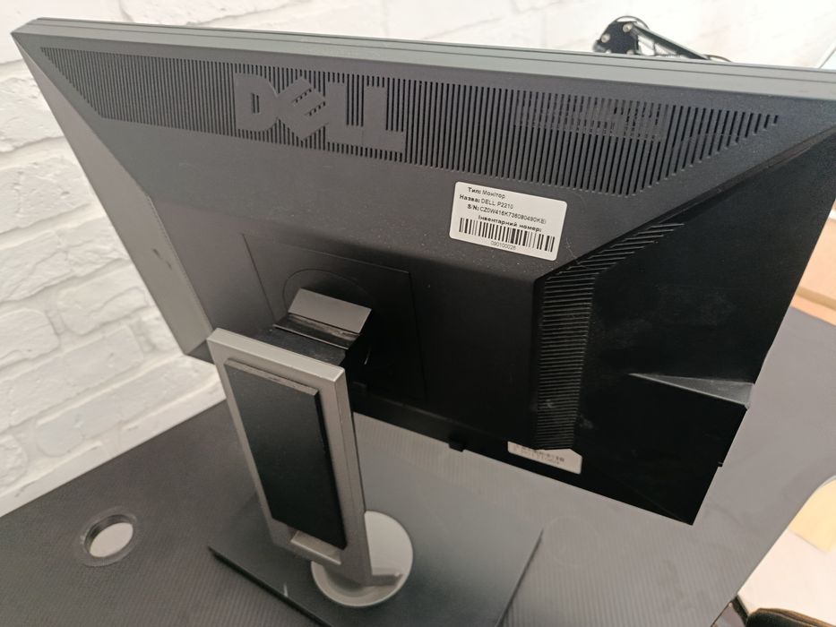 Продам монітор Dell P 2210