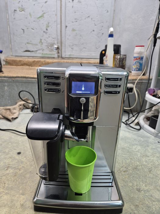 Saeco  Philips EP333 гарантія 6 міс з кувшином