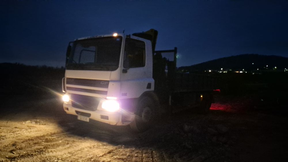 Daf CF 250 com grua