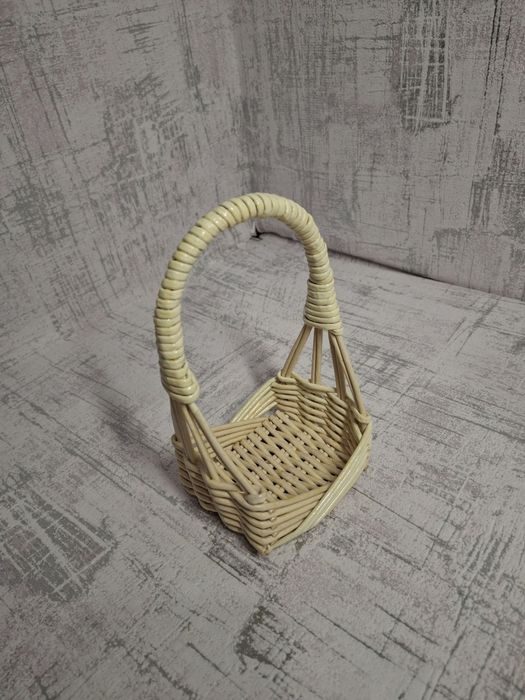 Кошики, плетені із паперової лози, під мильні букети.