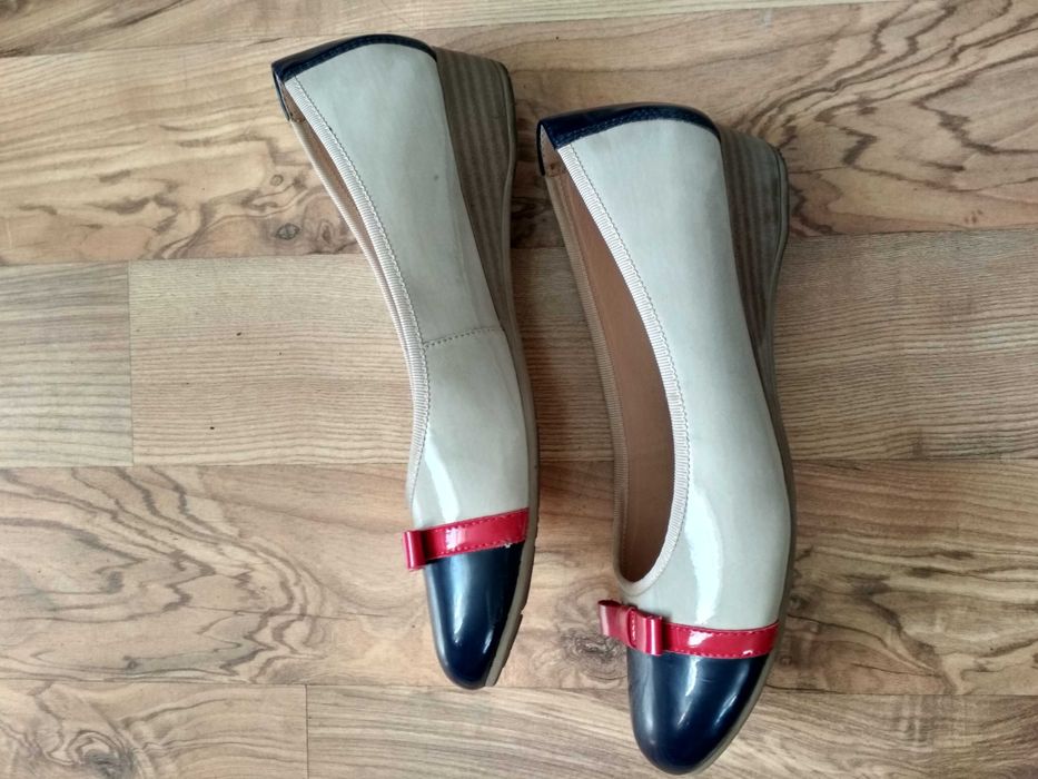 Półbuty lakierki Lotus 39