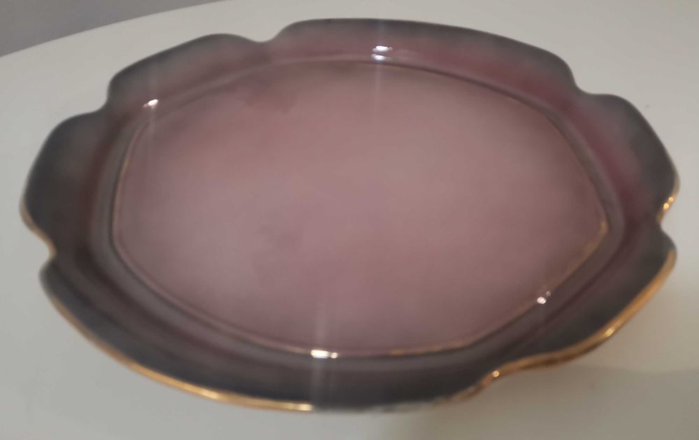 Terrina antiga em faiança de Alcobaça