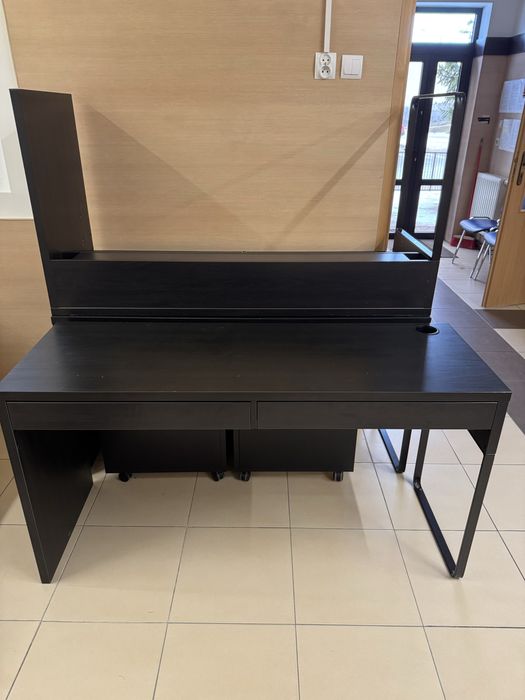 Biurka 142 cm x 50 cm czarne