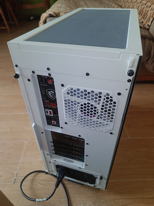 Komputer Gamingowy i9-9900k/ 32GB Ram  3000Mhz/ RTX 2080 TI/ 1 TB SSD M2/