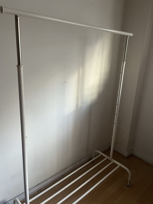 Charriot / Supporte para cabides