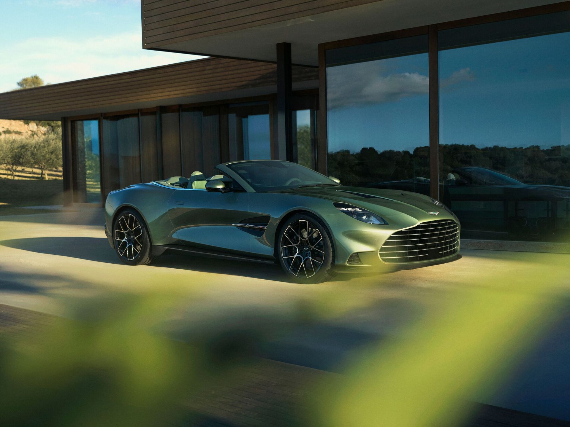 Aston Martin Warszawa top banner