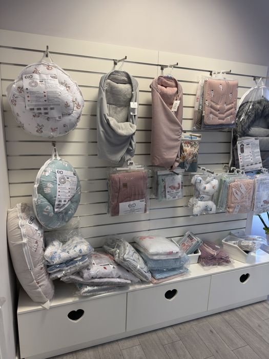 Biale meble do sklepu