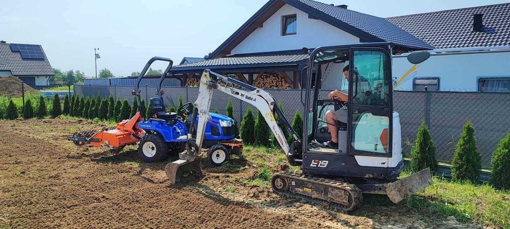 Usługi koparko ładowarką, minikoparką, roboty ziemne, niwelacja