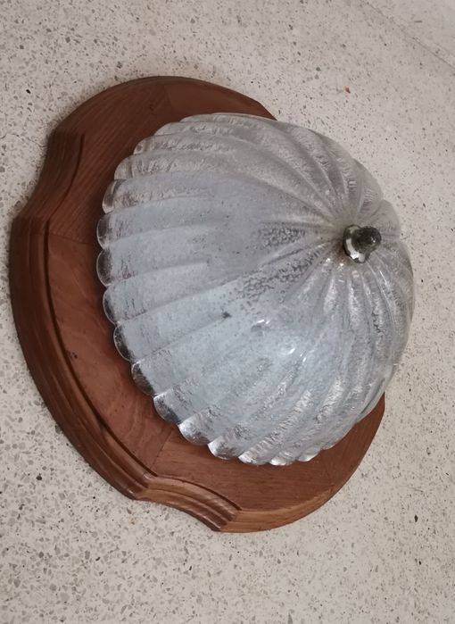 Candeeiro de teto em madeira e vidro 28cm diâmetro