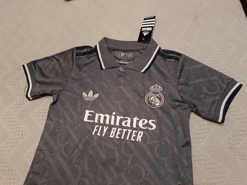 Camisola Criança Real Madrid Equipamento Mbappe NOVO