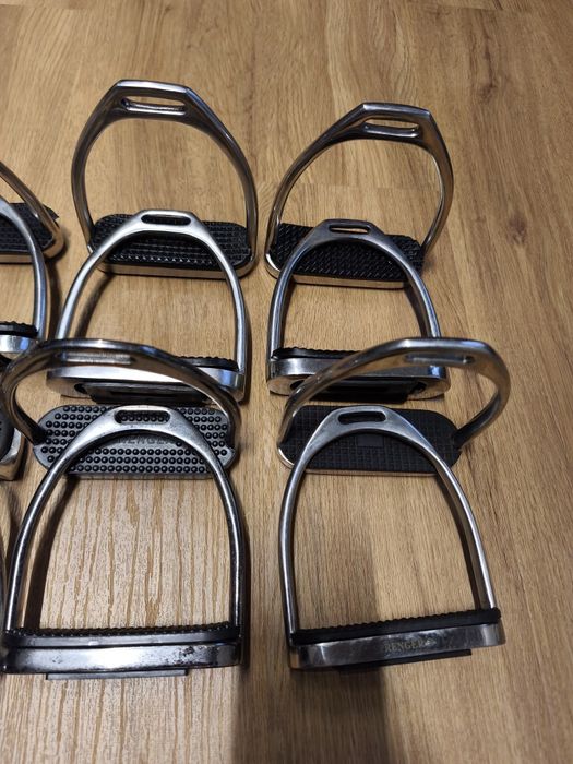 Strzemiona metalowe, białe, czarne, srebrne,