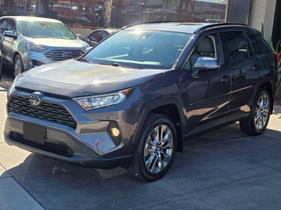 Toyota RAV4      2021