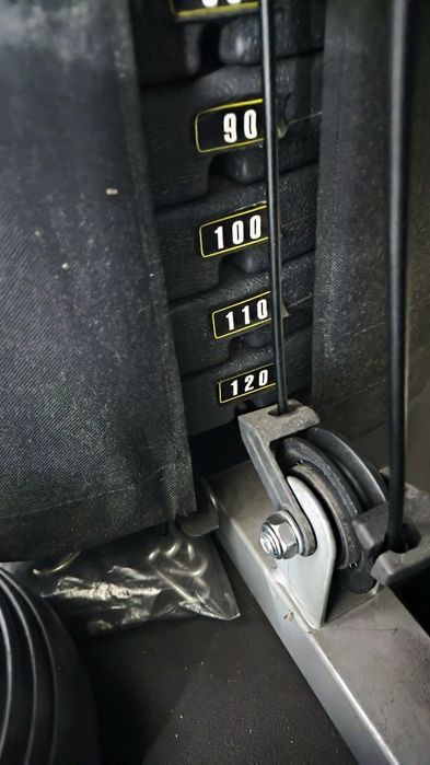 Máquina de musculação multifunções