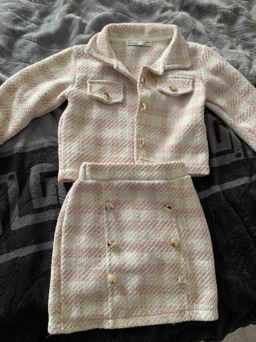 Твідовий костюм на дівчинку