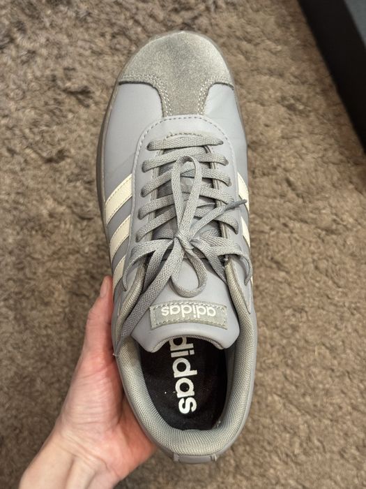 Шкіряні кросівки adidas