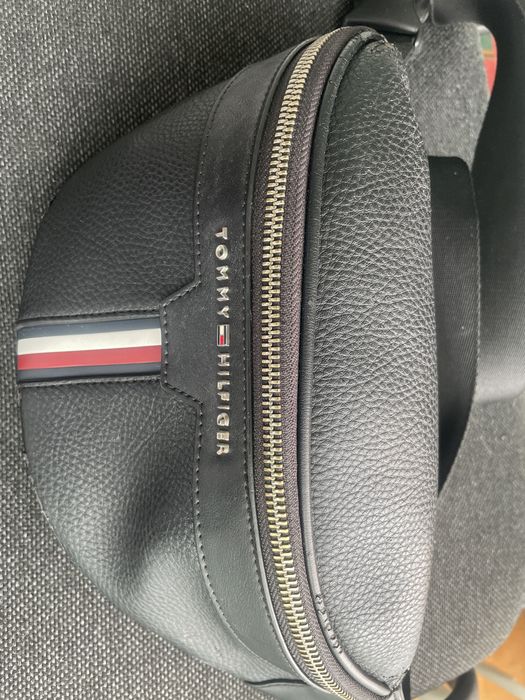 Сумкa бананка Tommy Hilfiger оригинал