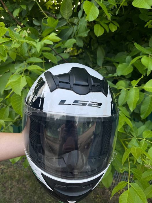 Шолом біло зелений LS2