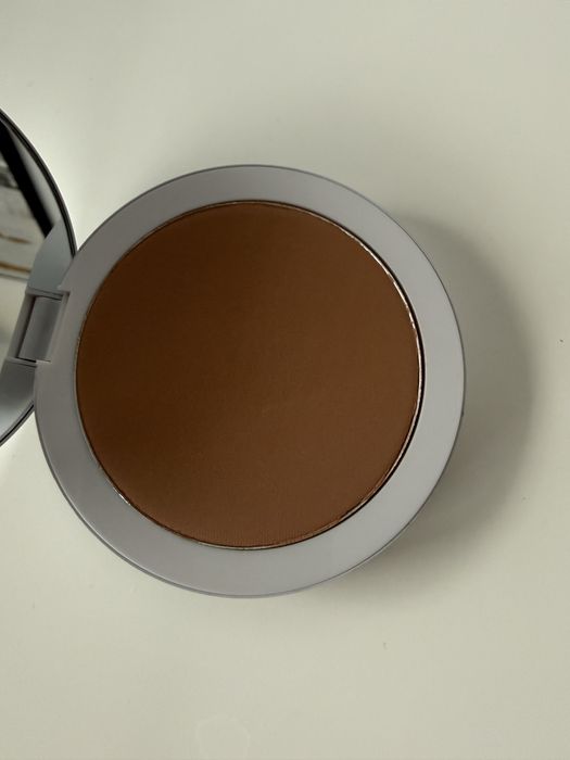 Puder brązujący Makeup by Mario