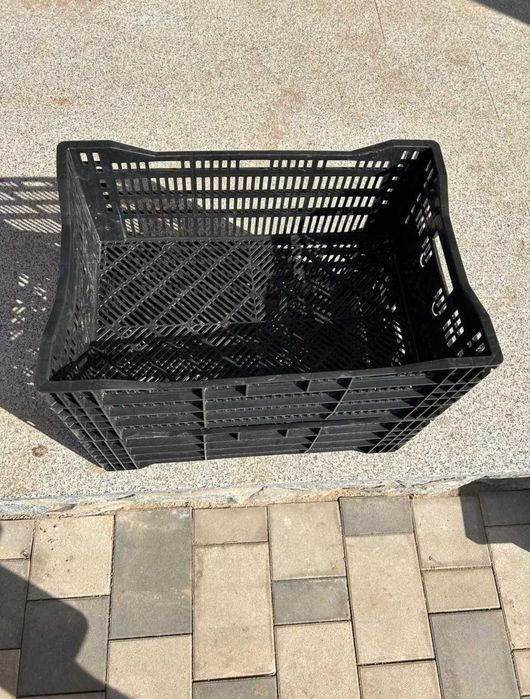 Пластикові міцні ящики