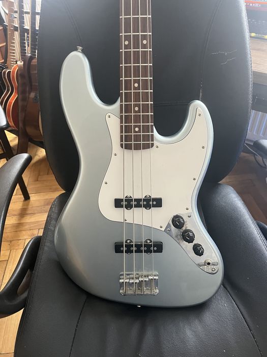 squier jazz bass - Купить музыкальные инструменты - Цена на OLX.ua