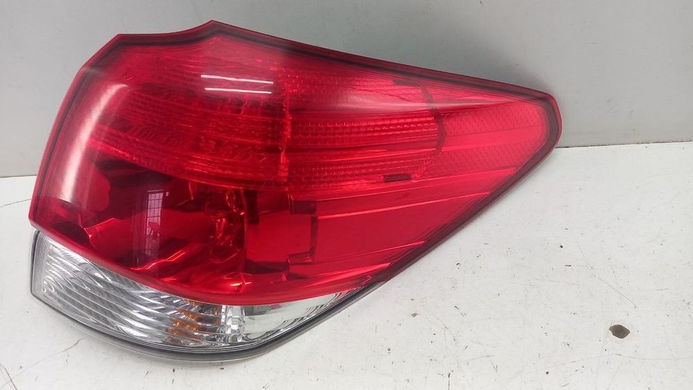 Фонарь задний правый стоп Subaru Legacy Outback 2010 22020067