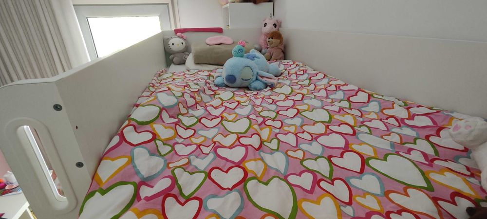 Cama Smastad Ikea - c/ secretária e roupeiro
