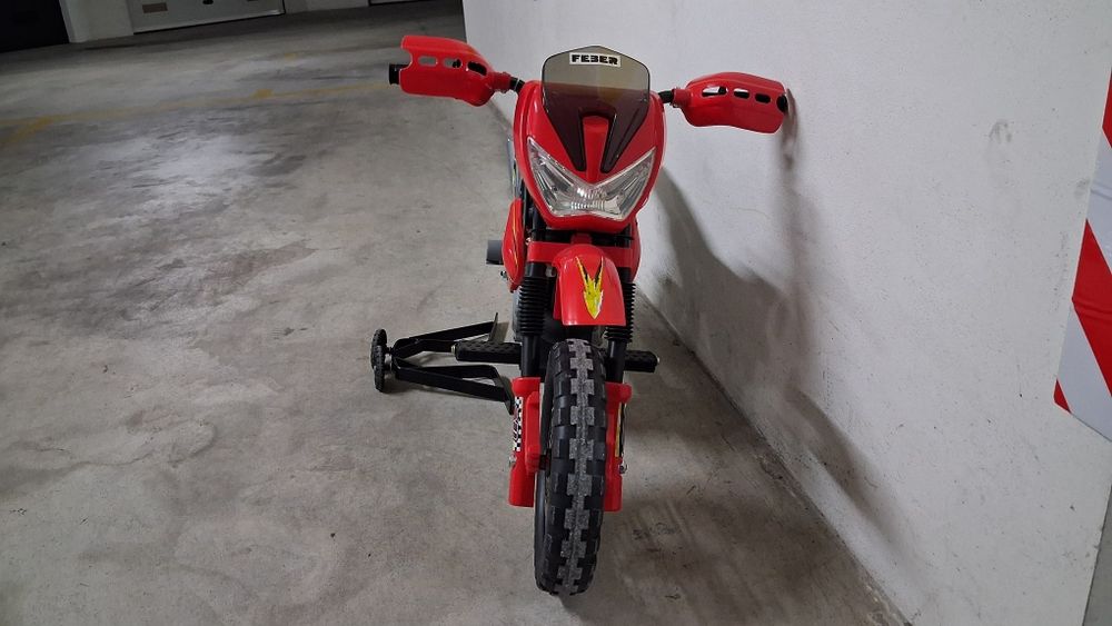 Mota de criança a bateria Feber Motorbike