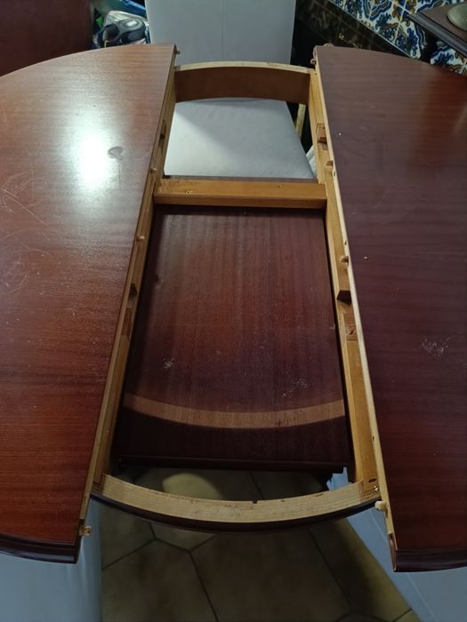 Mesa extensível em madeira