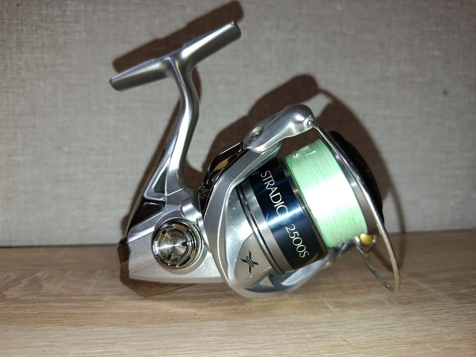 Shimano Stradic 15 2500S в отличном состоянии