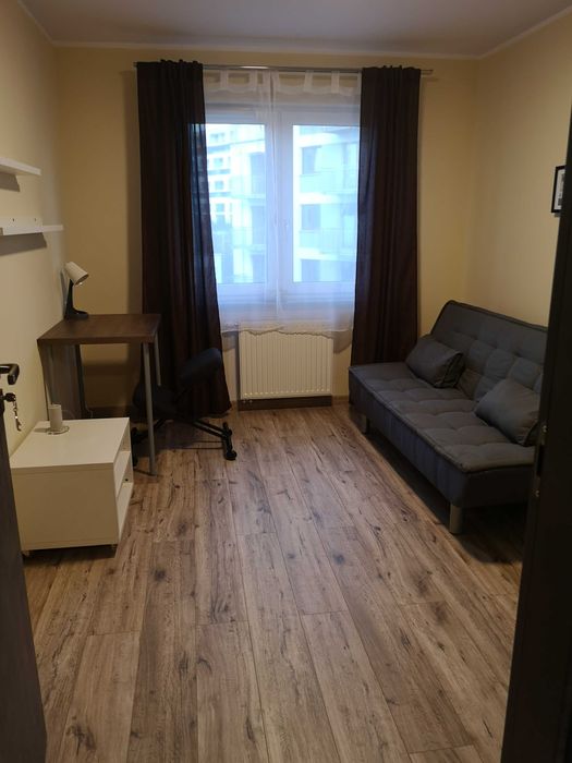 Pokój (11m2) (cena już z mediami) Czerwone Maki