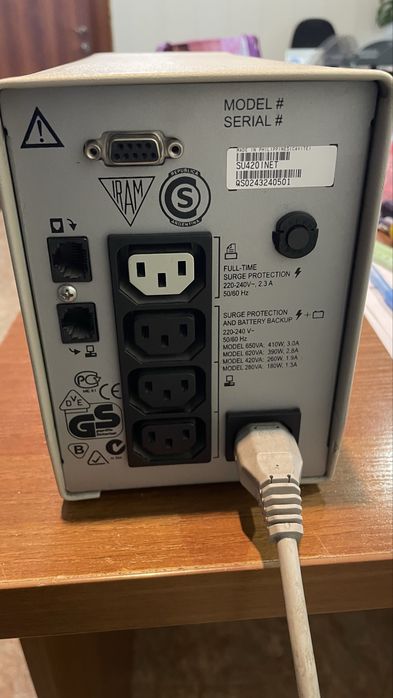 Продам безперебойник APC Smart UPS su420