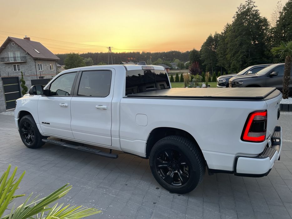 Dodge Ram SPORT NIGHT 5.7LPG CREW CAB Biała Perła kamera hak 3500kg