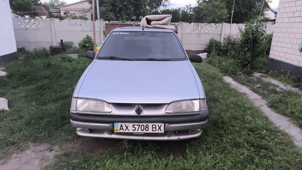 Рено 19  год 1995
