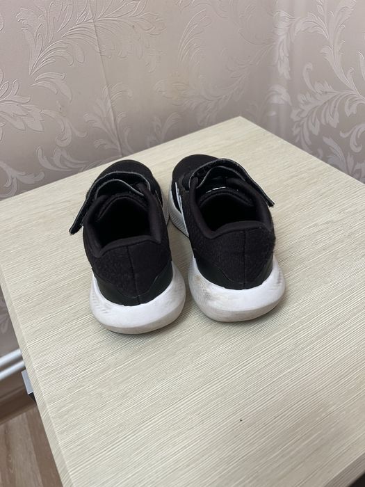 Кросівки на хлопчика оригінальні Adidas 30,5 розмір