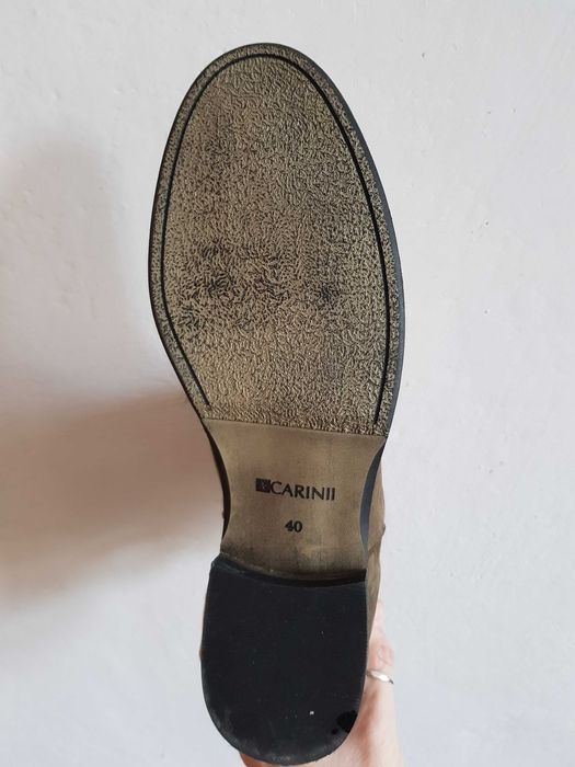 Nowe zamszowe botki Carinii w stylu Isabel Marant